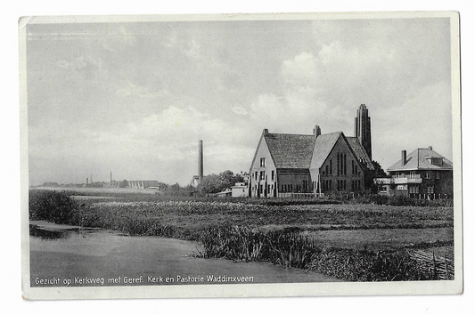Waddinxveen, Gezicht op Geref. Kerk en pastorie