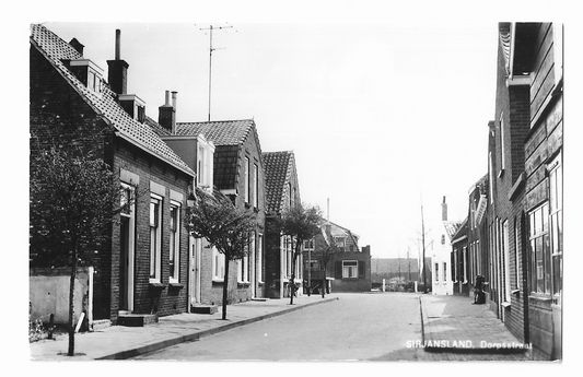 Sirjansland, Dorpsstraat
