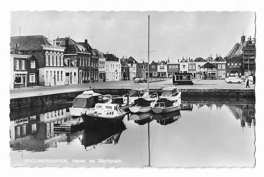 Brouwershaven, Haven en Marktplein