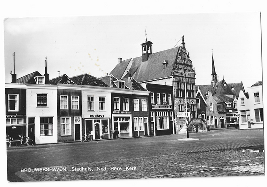 Brouwershaven, Stadhuis, Ned. Herv. Kerk