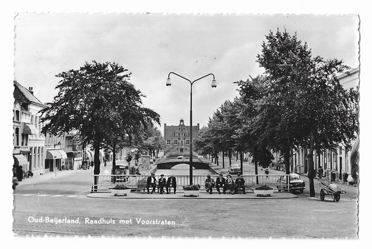 Oud Beijerland, Raadhuis met Voorstraten