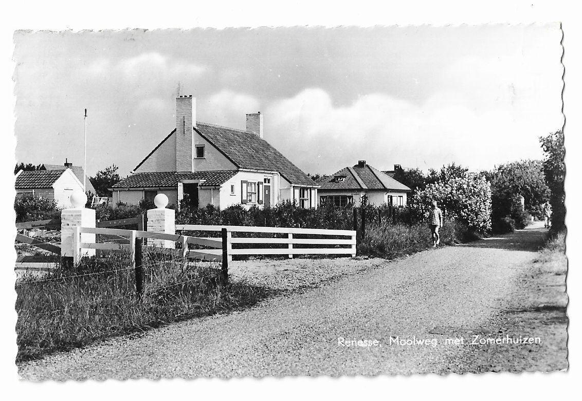 Renesse, Moolweg met Zomerhuizen