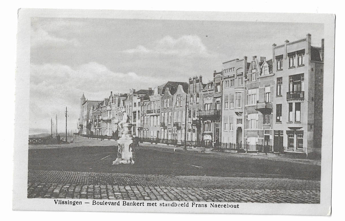 Vlissingen, Boulevard Bankert met standbeeld Frans Naerebout