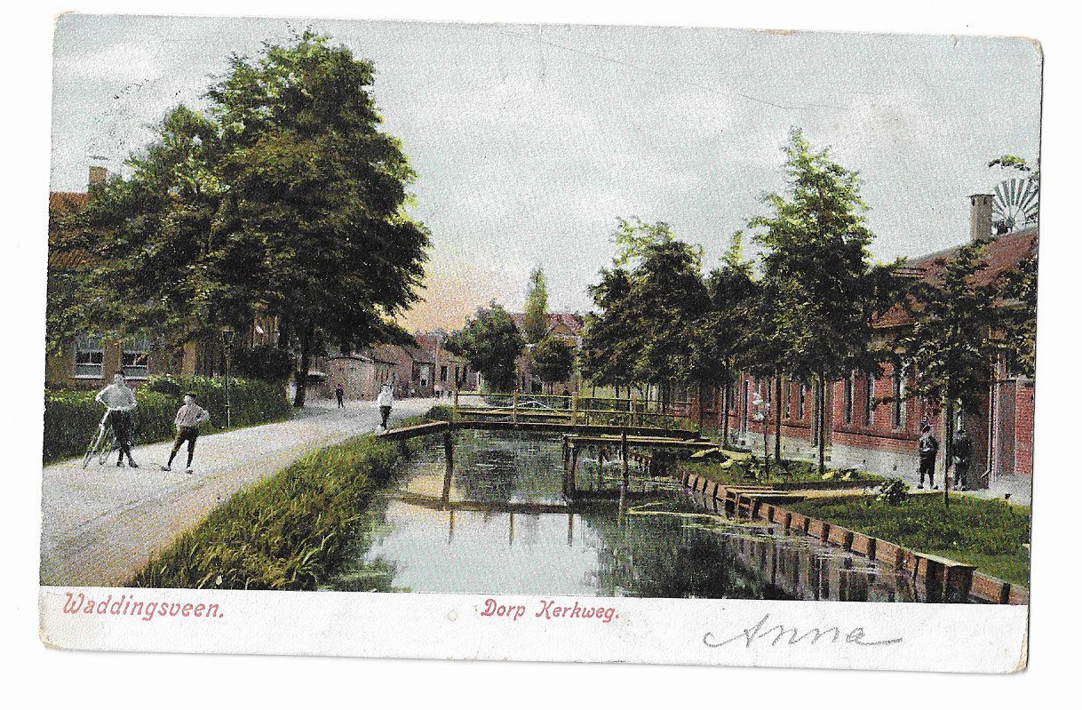 Waddingsveen, Dorp Kerkweg