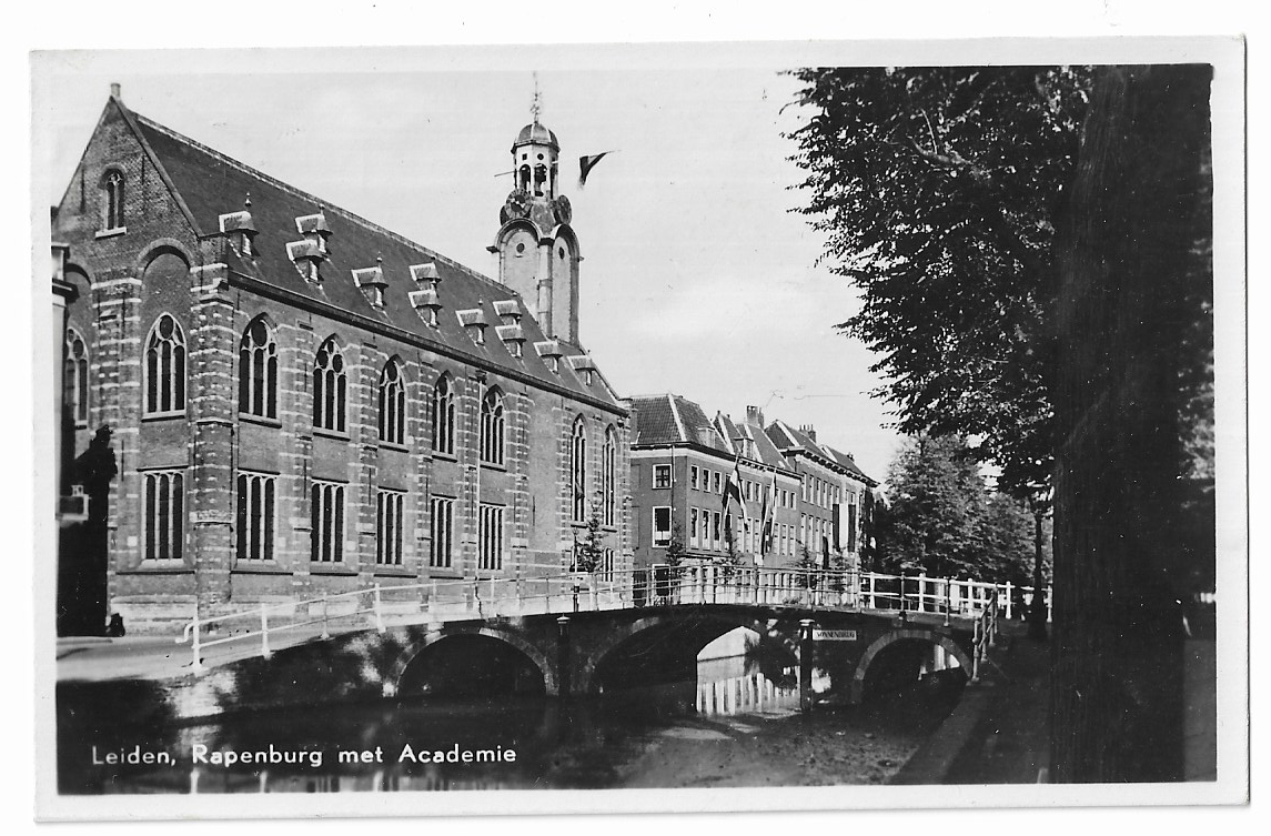 Leiden, Rapenburg met Academie