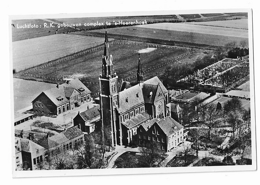 's-Heerenhoek Luchtfoto R.K Gebouwen complex