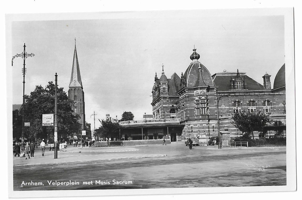 Arnhem, Velperplein met Musis Sacrum
