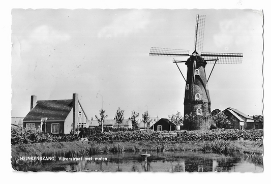 Heinkenszand, Vijverstraat met Molen