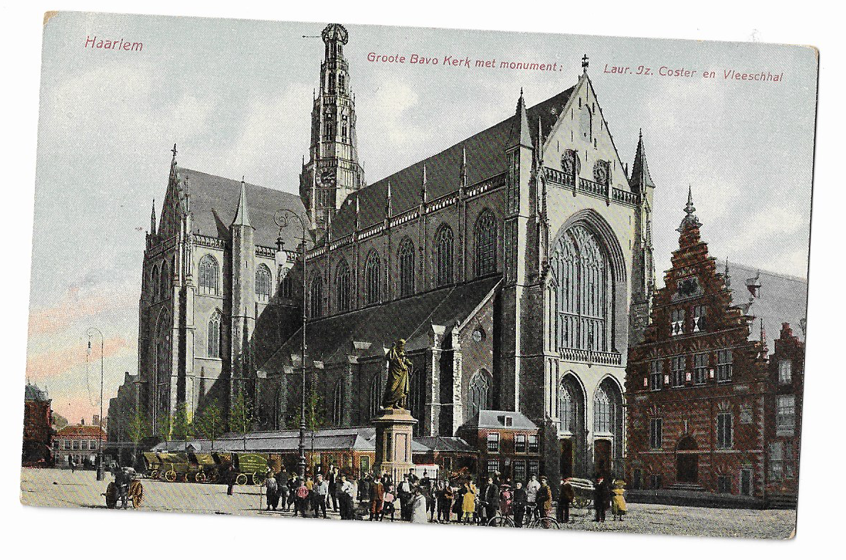 Haarlem, Groote Bavo Kerk met Monument