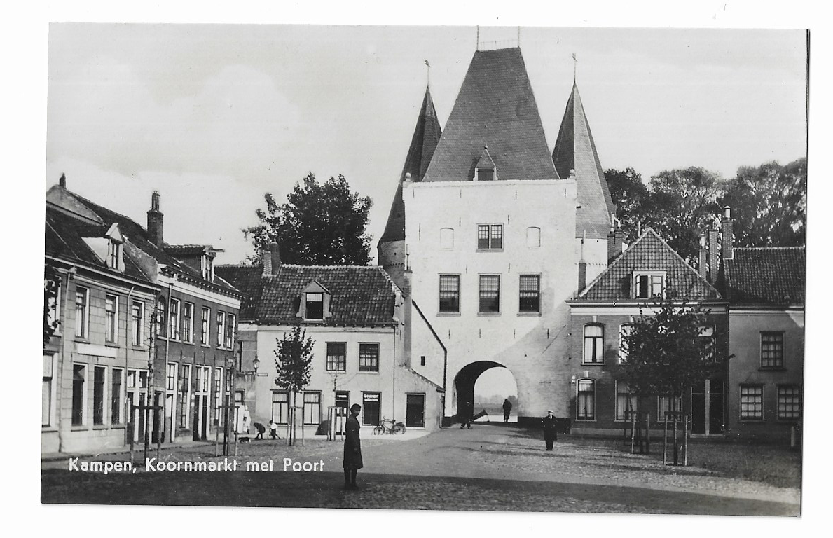 Kampen, Koornmarkt met poort