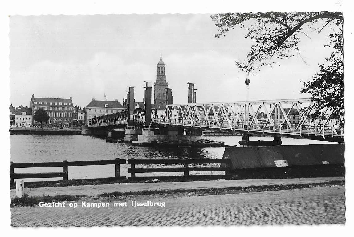 Gezicht op Kampen met IJsselbrug