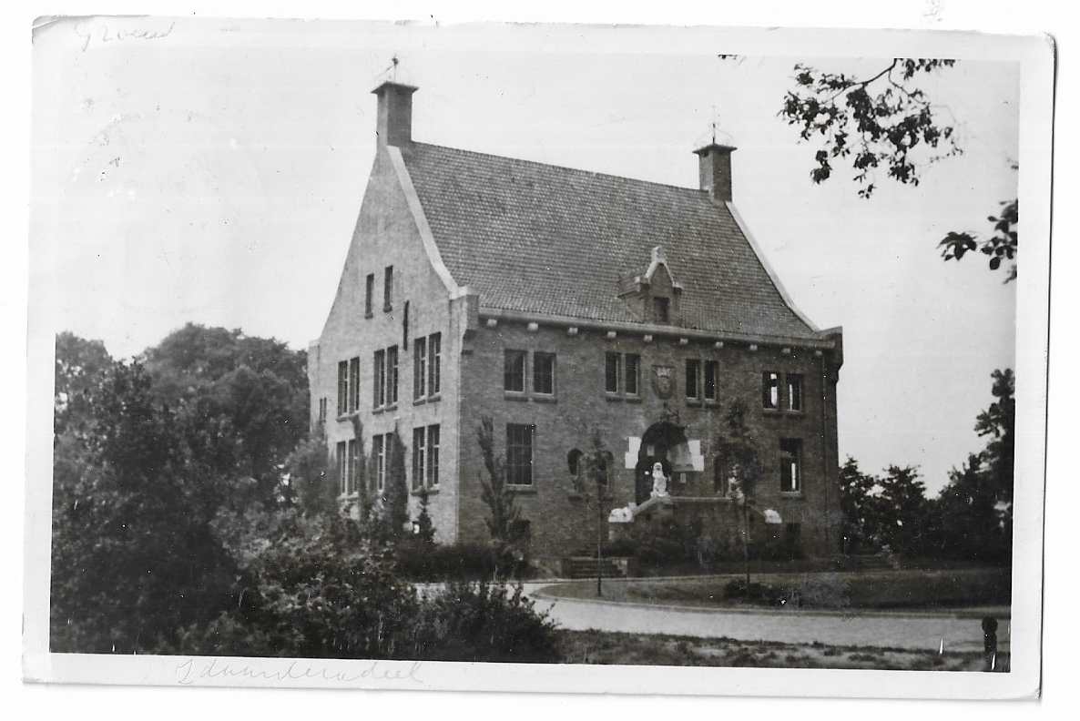 Grouw, Raadhuis