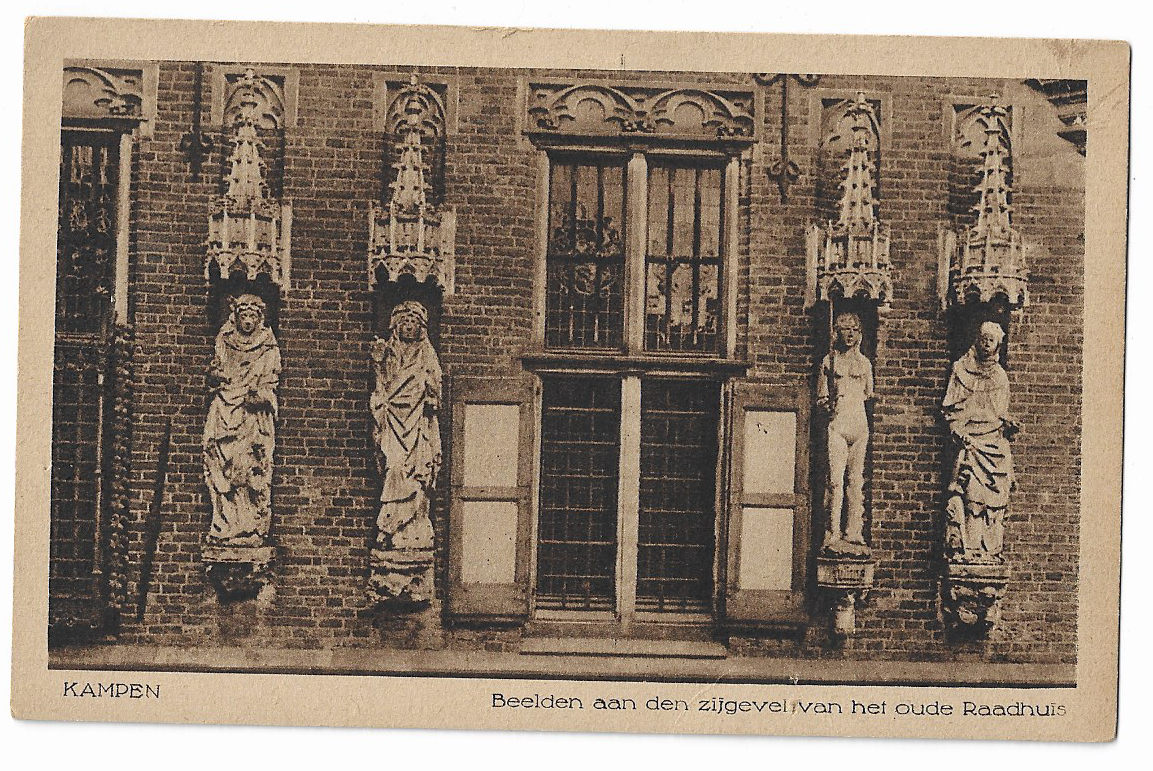 Kampen, Beelden aan den zijgevel van het oude raadhuis