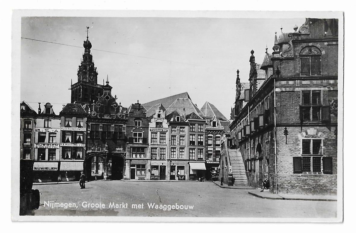 Nijmegen, Groote Markt met Waaggebouw